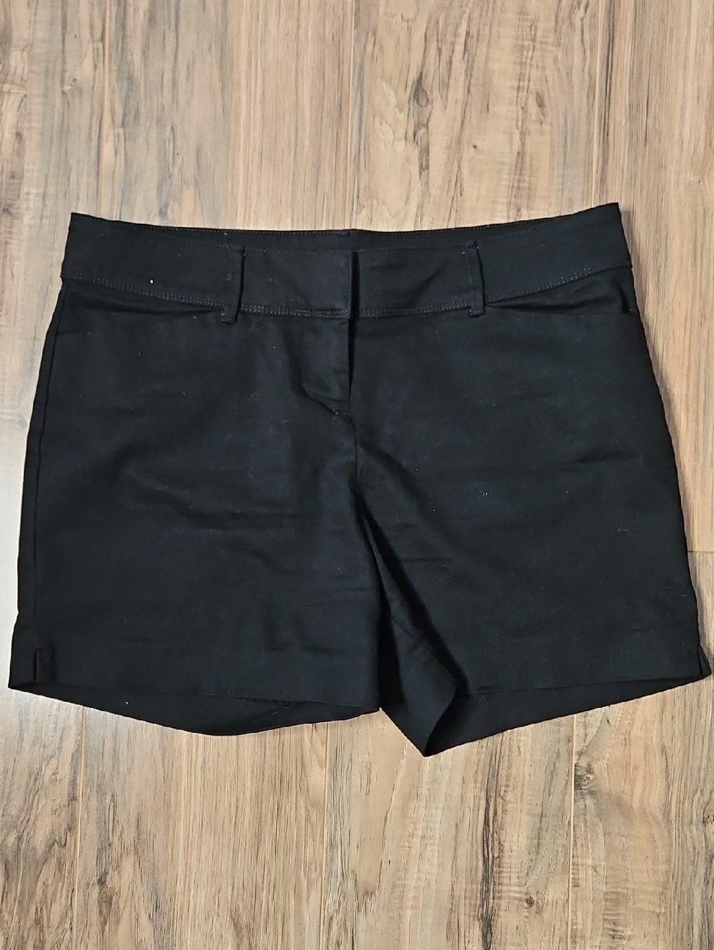 The Limited Black Women’s Dress Shorts 10